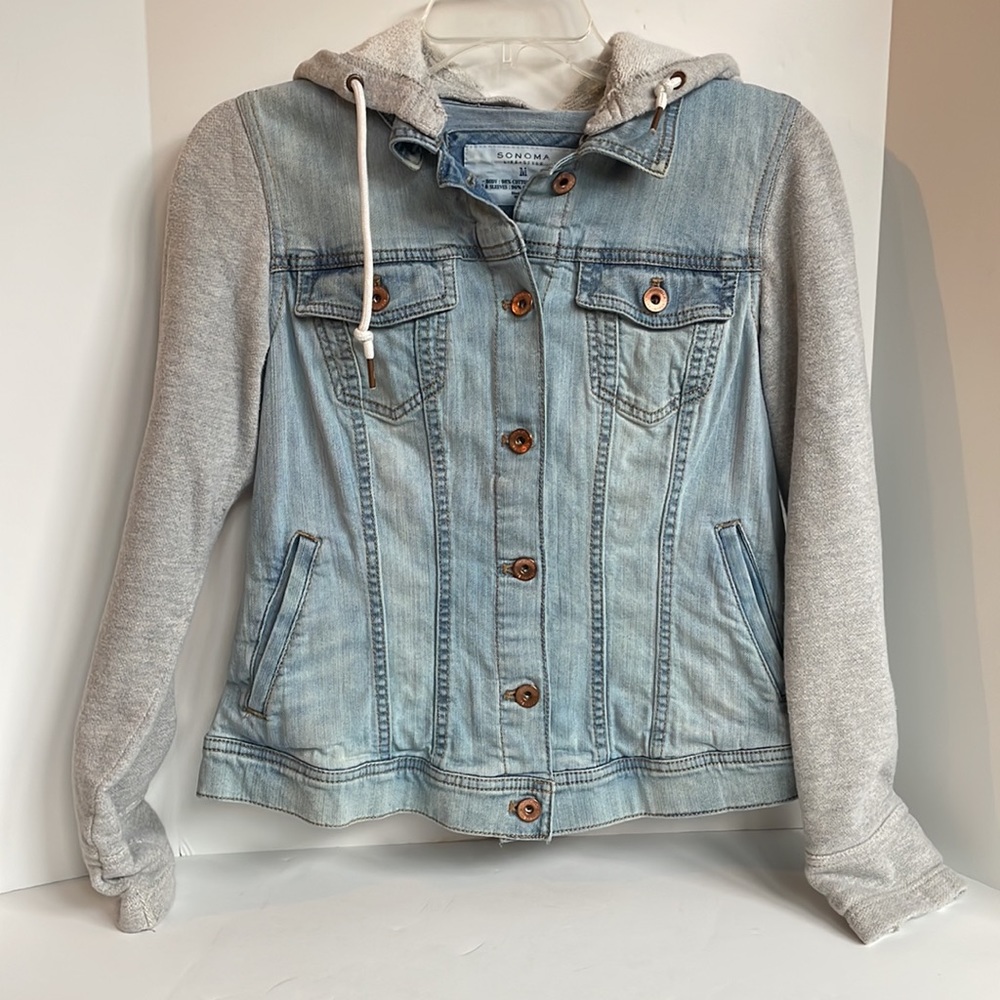 Sonoma light wash jean jacket with fleece sleeves & hood size medium